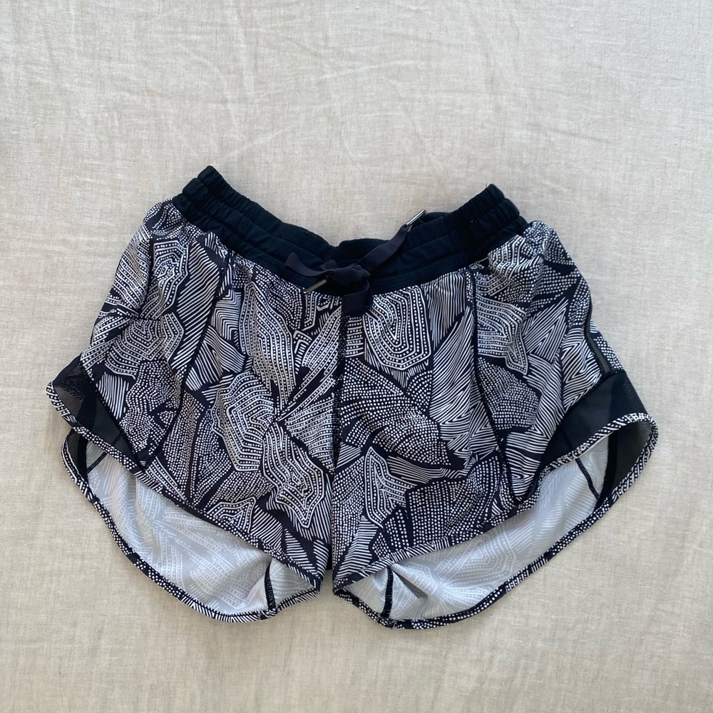 Lululemon hotty hot short long